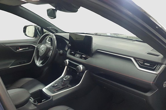 Toyota RAV4 6 of 11