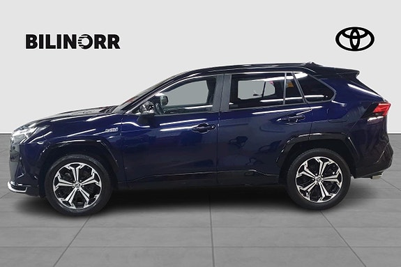 Toyota RAV4 3 of 11
