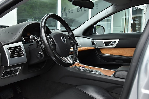 Jaguar XF 9 of 21