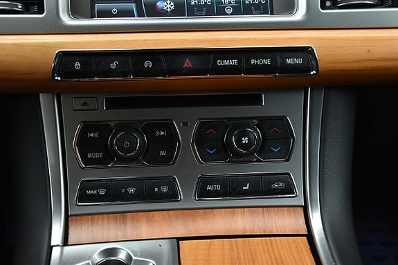 Jaguar XF 16 of 21