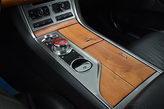 Jaguar XF 15 of 21