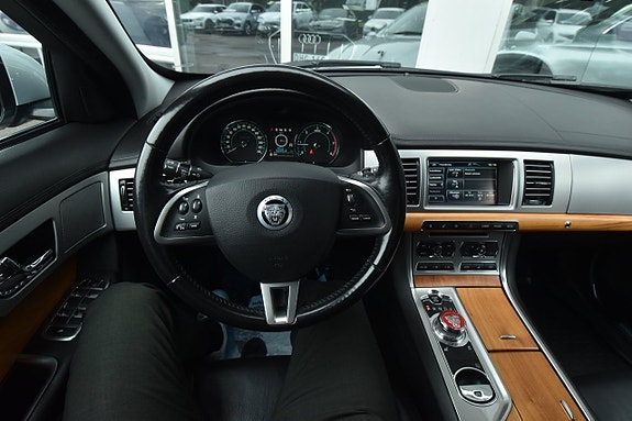 Jaguar XF 14 of 21