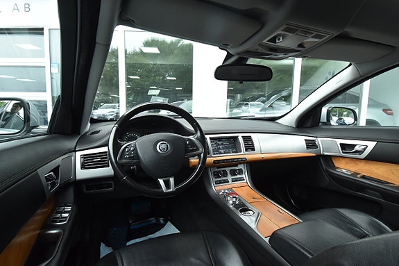 Jaguar XF 13 of 21