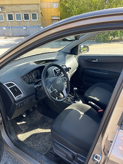 Hyundai i20 15 of 20