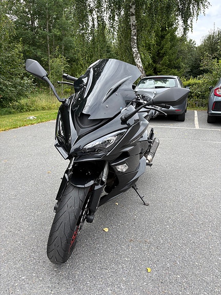 Kawasaki Ninja Z1000SX 4 of 7
