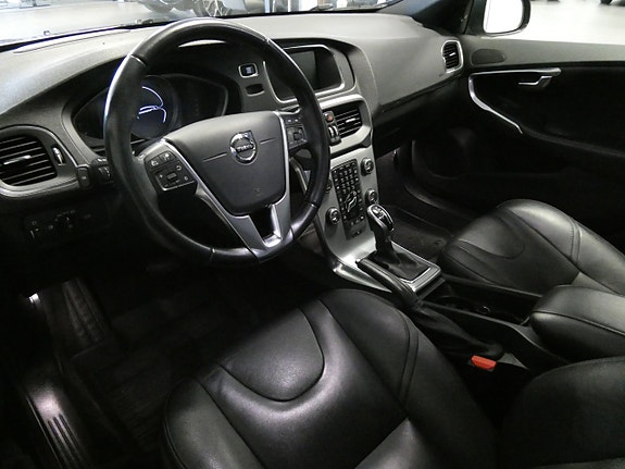 Volvo V40 13 of 24