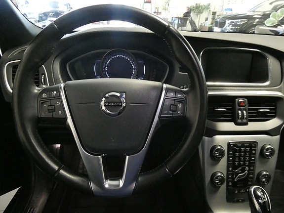 Volvo V40 17 of 24