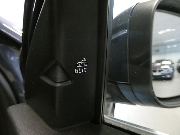 Volvo V40 16 of 24