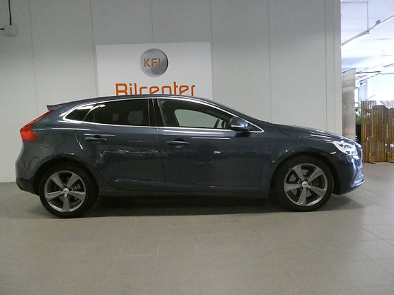 Volvo V40 5 of 24