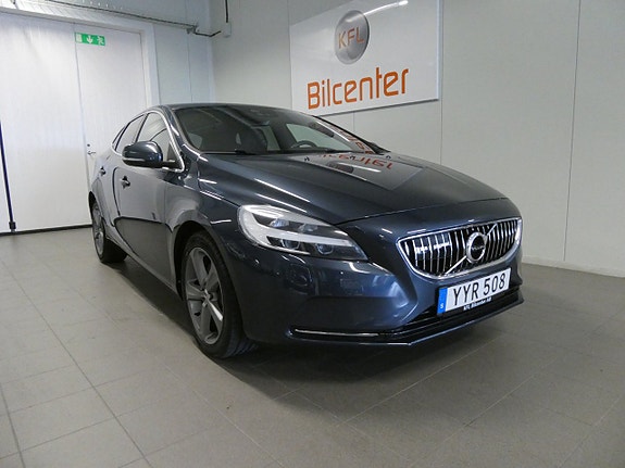 Volvo V40 3 of 24