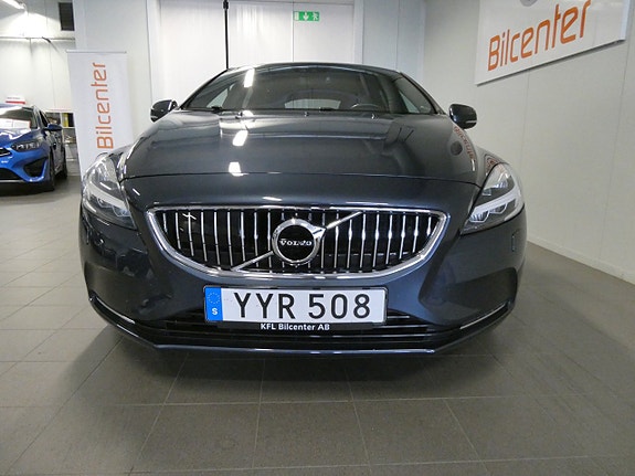 Volvo V40 10 of 24