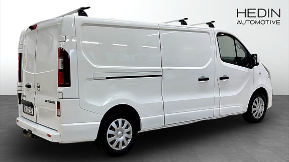 Opel Vivaro 2 of 10