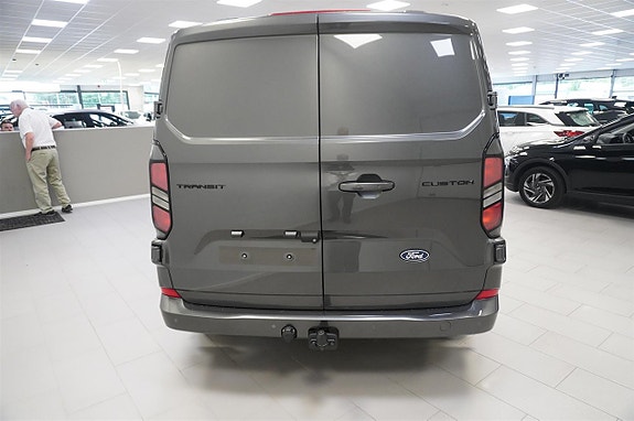 Ford Transit Custom 14 of 16