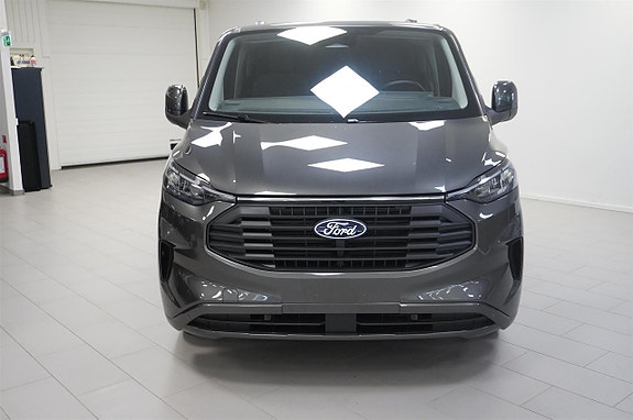 Ford Transit Custom 13 of 16