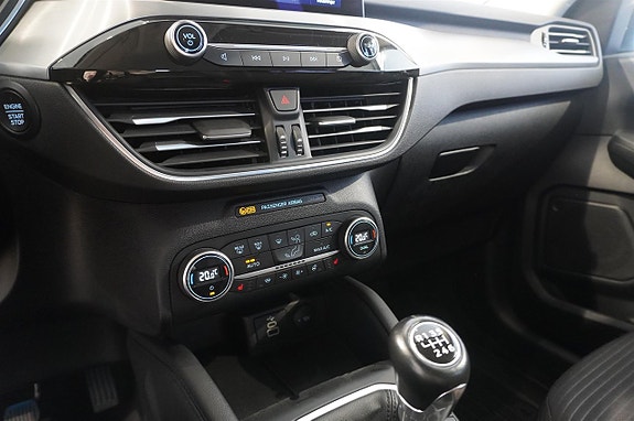 Ford Kuga 14 of 18