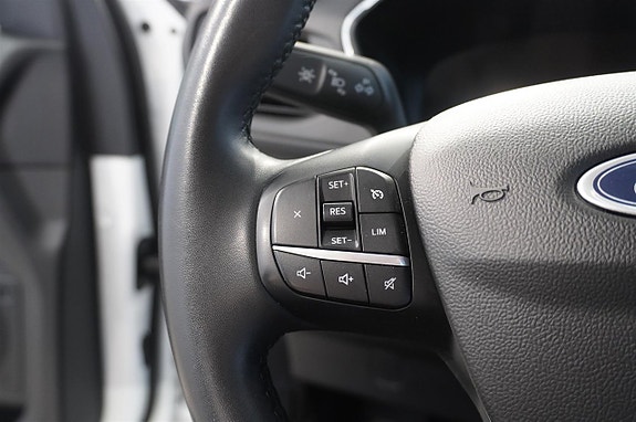 Ford Kuga 11 of 18