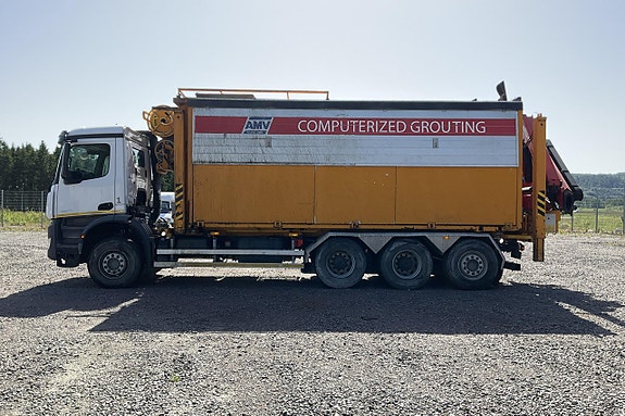 Mercedes AROCS 3235 8x4 2 of 27
