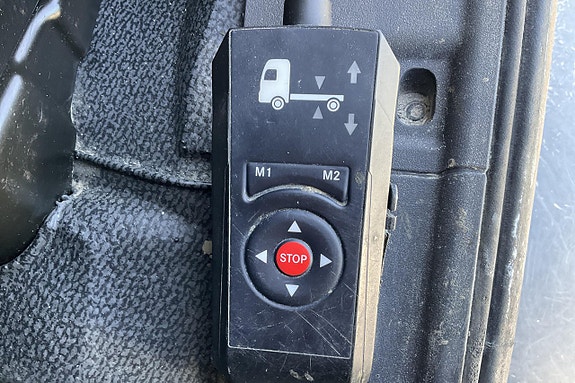 Mercedes AROCS 3235 8x4 17 of 27