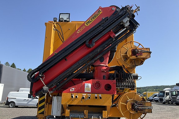Mercedes AROCS 3235 8x4 25 of 27