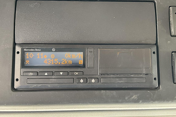 Mercedes AROCS 3235 8x4 10 of 27