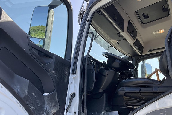 Mercedes AROCS 3235 8x4 7 of 27