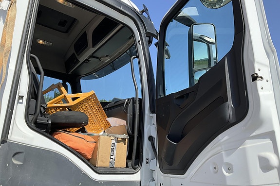 Mercedes AROCS 3235 8x4 20 of 27
