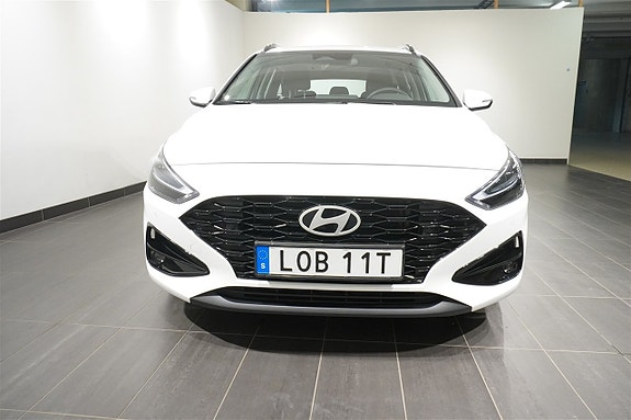 Hyundai i30 2 of 12