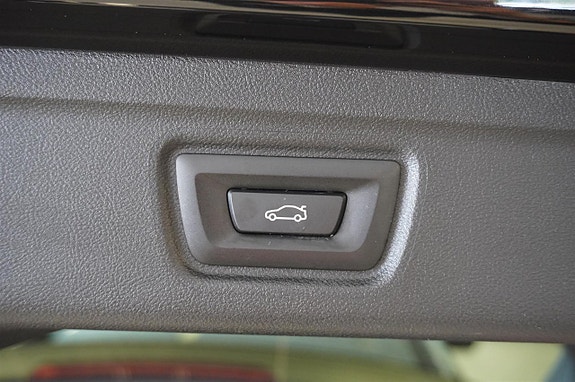BMW 330e 10 of 28