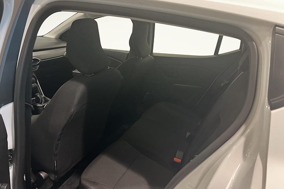 Dacia Sandero 7 of 13