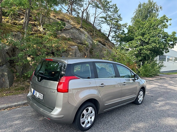 Peugeot 5008 4 of 6