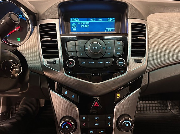 Chevrolet Cruze 17 of 22