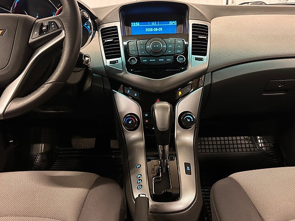 Chevrolet Cruze 14 of 22