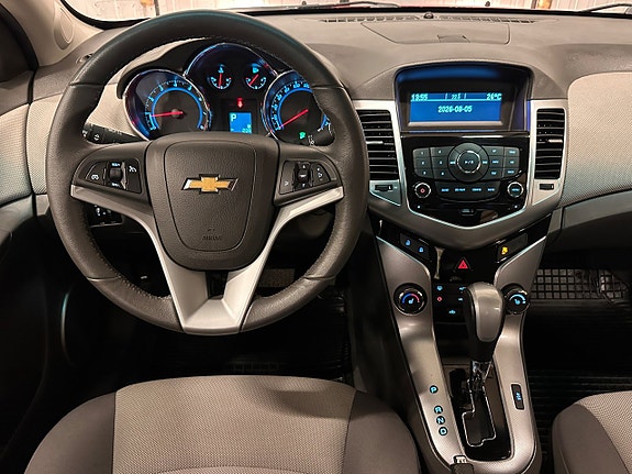 Chevrolet Cruze 16 of 22