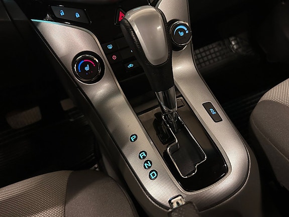 Chevrolet Cruze 13 of 22