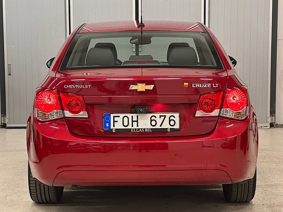 Chevrolet Cruze 7 of 22