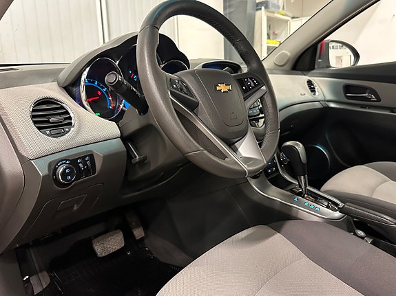 Chevrolet Cruze 19 of 22