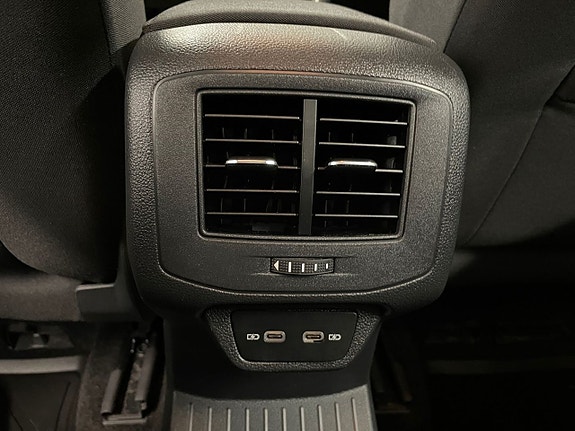 Volkswagen T-Roc 19 of 23