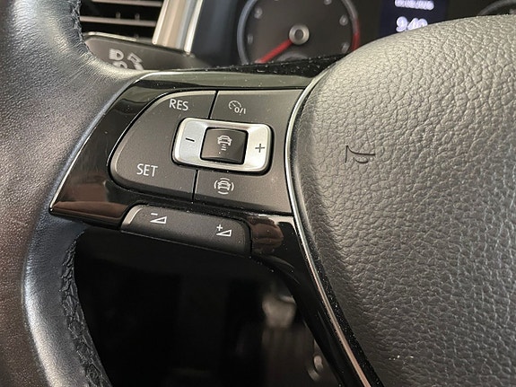 Volkswagen T-Roc 22 of 23