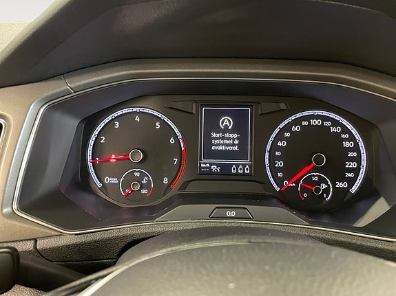 Volkswagen T-Roc 12 of 23