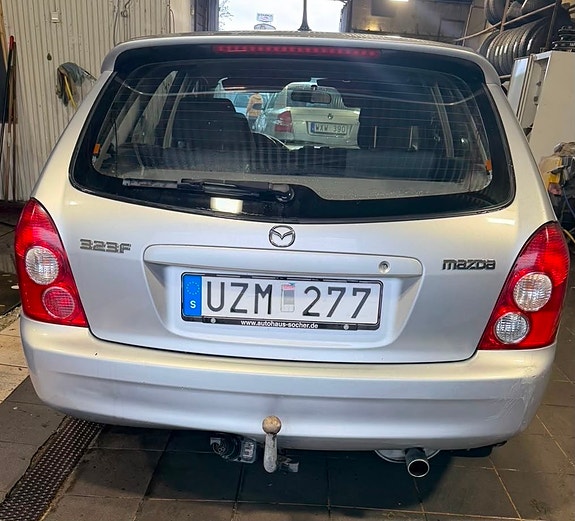 Mazda 323F 5 of 5