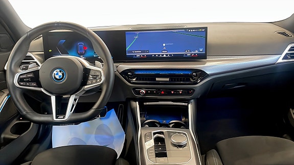 BMW 330e 4 of 10