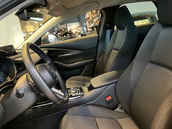 Mazda CX-30 8 of 15