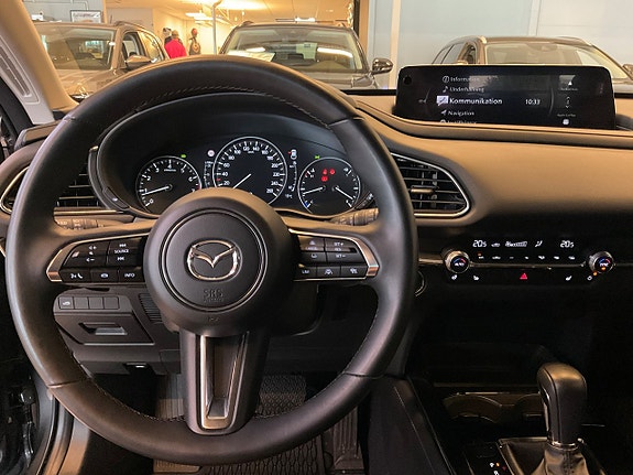 Mazda CX-30 9 of 15