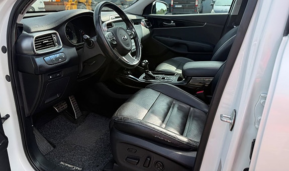 Kia Sorento 6 of 29