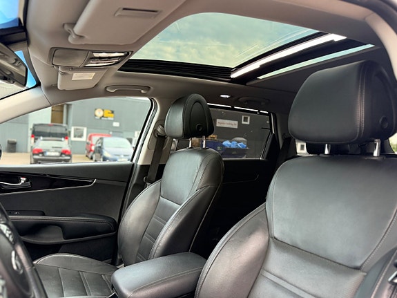 Kia Sorento 8 of 29