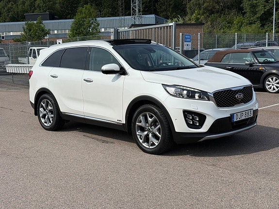 Kia Sorento 2 of 29