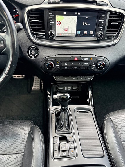 Kia Sorento 11 of 29
