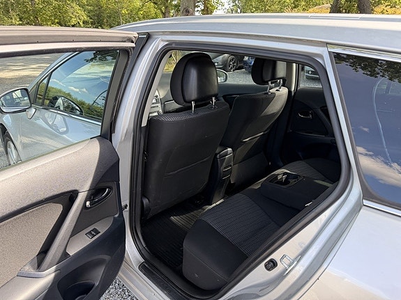 Toyota Avensis 13 of 21