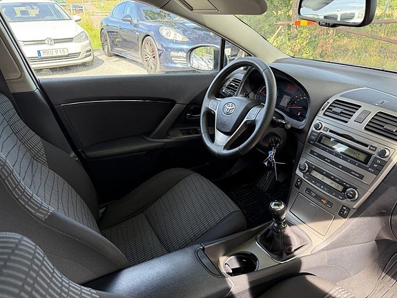 Toyota Avensis 17 of 21