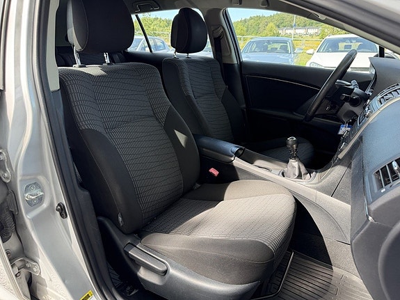 Toyota Avensis 18 of 21